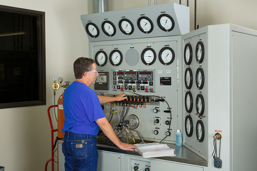 Functional testing of an APU Fuel Control.