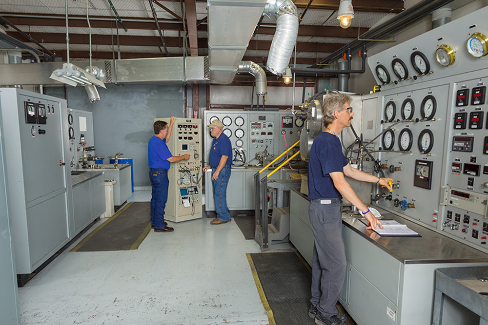 Functional testing of a submersible fuel pump and a TCC valve.